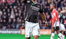 开云体育-阿森纳门将连续扑救，力保球队胜局