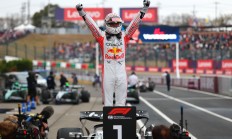 开云平台-包含迈凯伦轻取威廉姆斯，维斯塔潘统治全场的词条