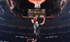 开云平台-班凯罗完美发挥引领魔术惊天逆转老鹰