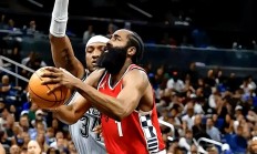 开云体育官网-火箭逆转老鹰，哈登28分9助攻