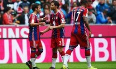 开云官网-双城记，极速战场与绿茵收割—当赛道时速遇见球场智慧