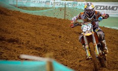 开云体育平台APP-个人英雄与团队利刃，哈登的稳定输出与猛龙的战术压制