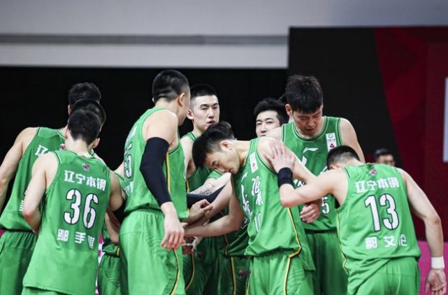 广东队胜算遥遥领先，总积分高居榜首位置