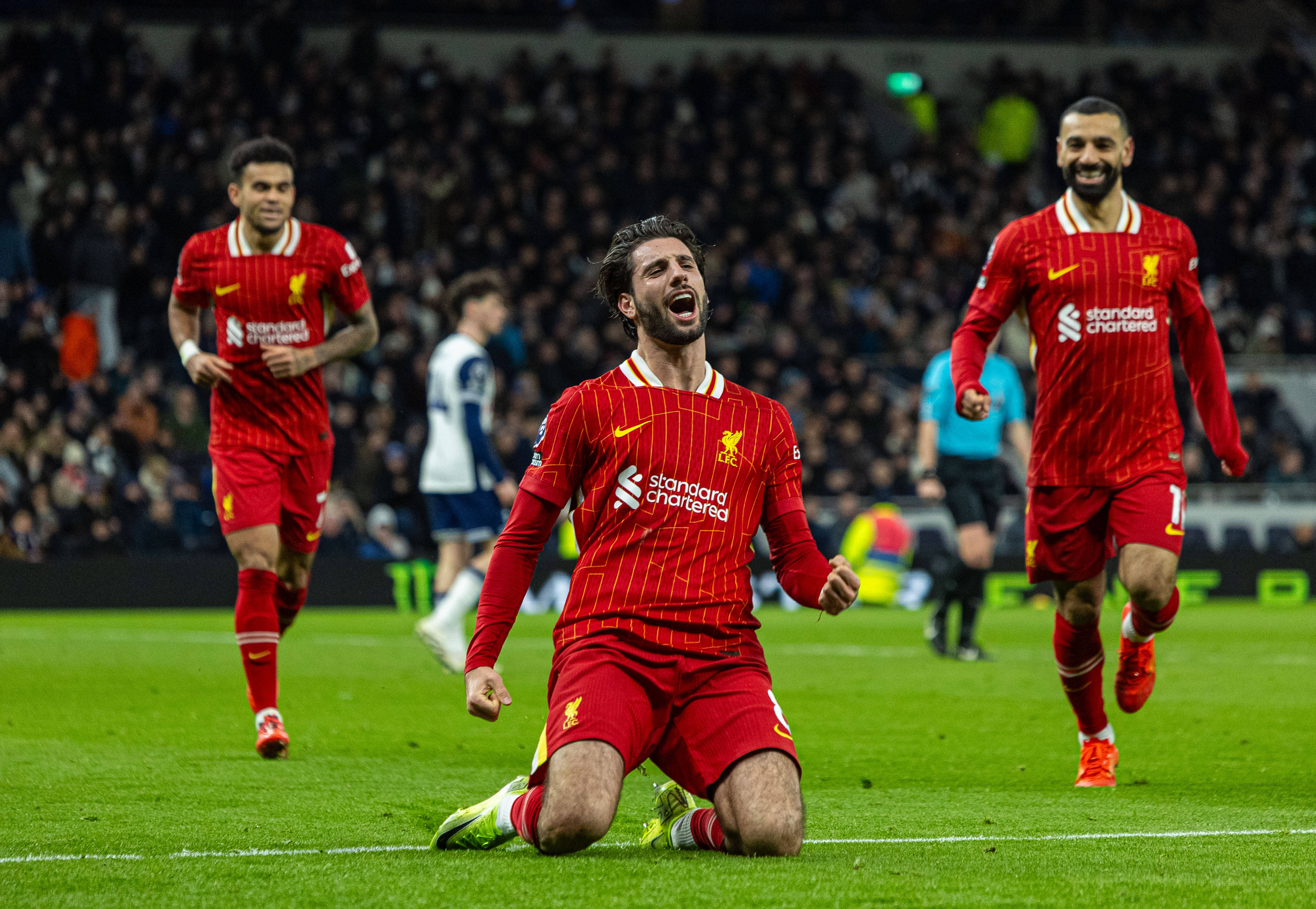 利物浦球星梅开二度，助球队胜出