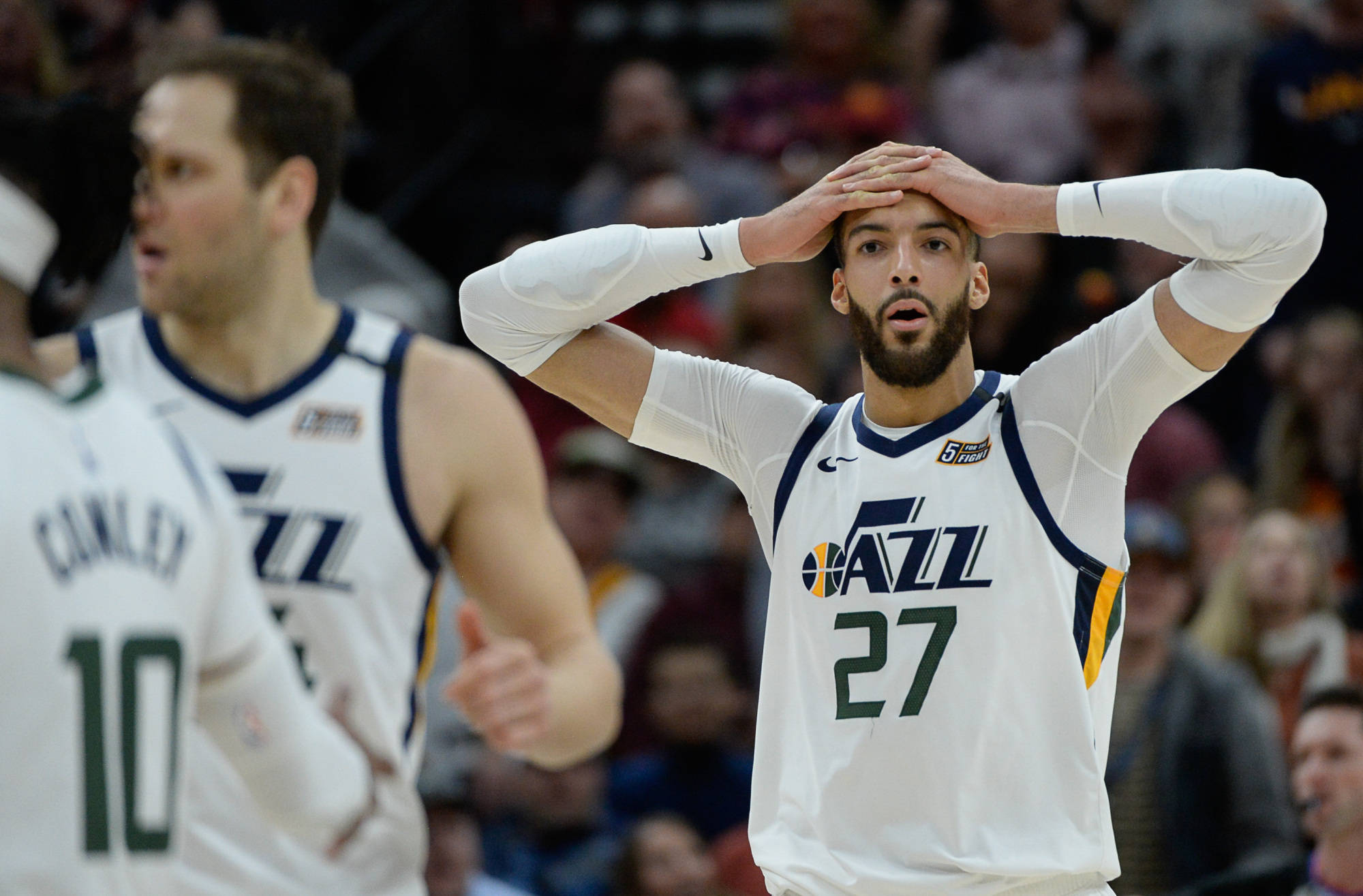 包含爵士逆轉勇士：高蓓爾狂轟三十五分率隊翻盤的词条