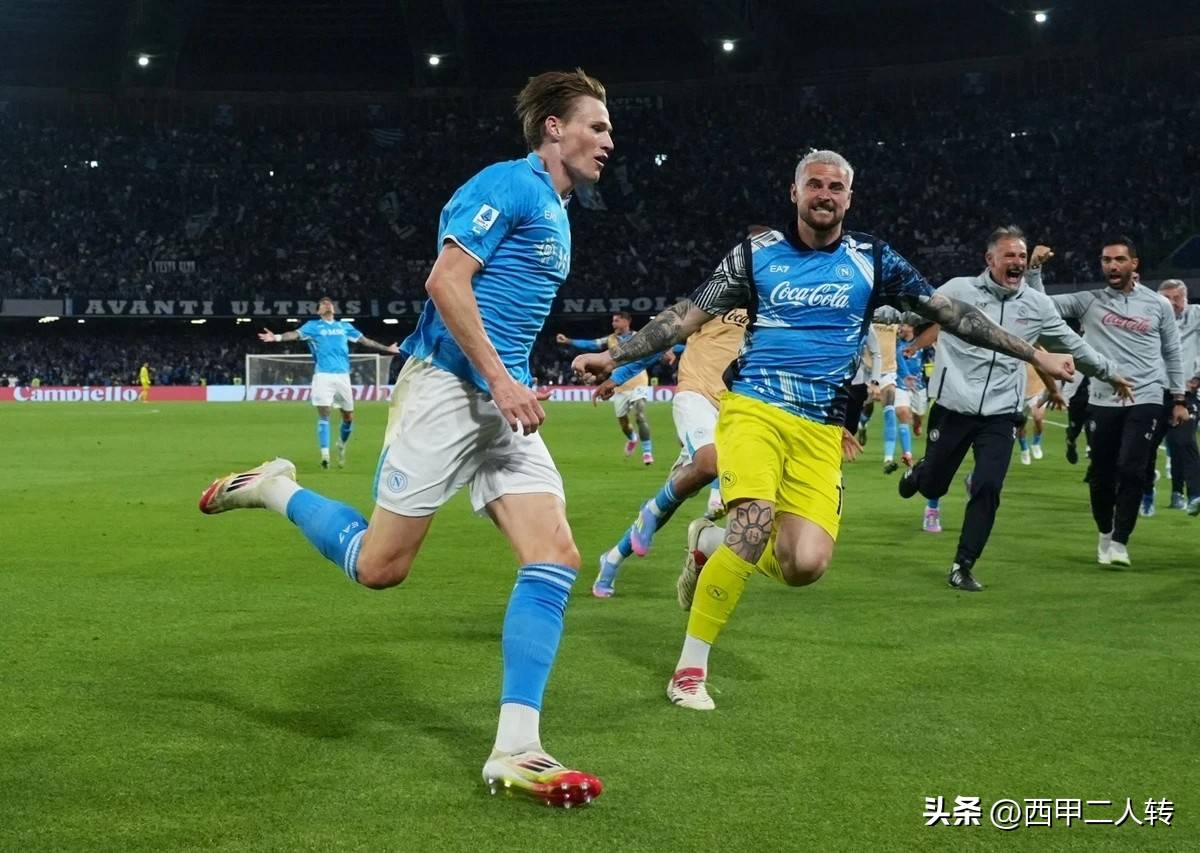 为期待那不勒斯取得胜利,球迷发动狂欢 为期待那不勒斯取得胜利,球迷发动狂欢