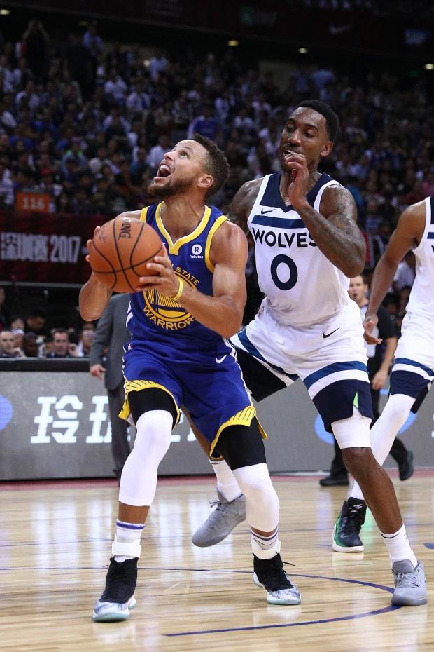 瘦狼队外线火力全开,球队强势升级 瘦狼队外线火力全开,球队强势升级