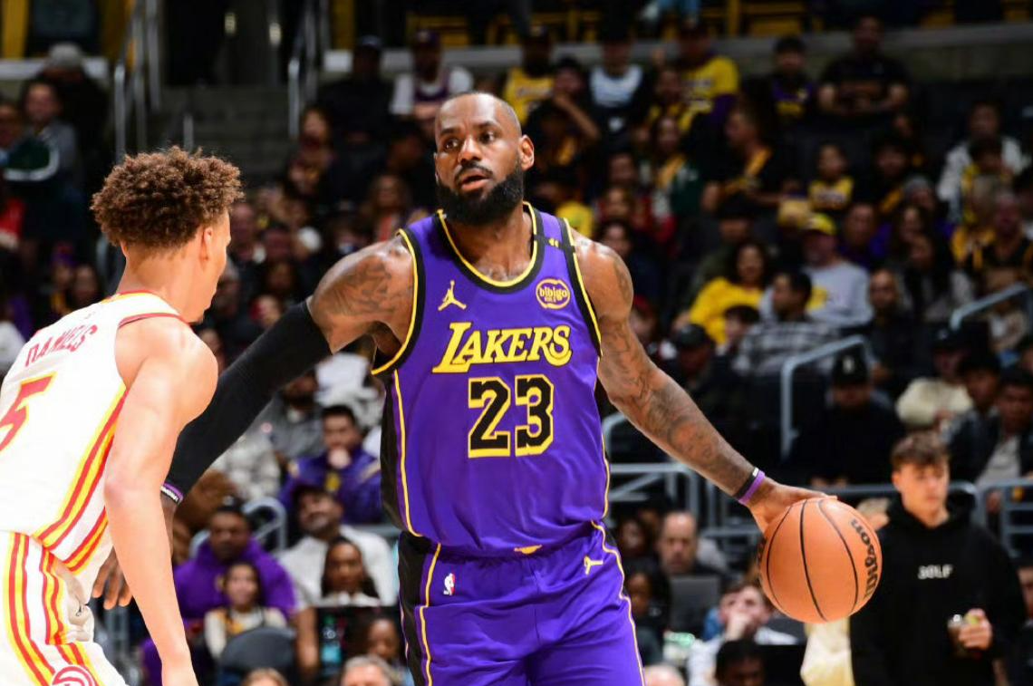 湖人大胜灰熊,止步两连败 湖人大胜灰熊,止步两连败