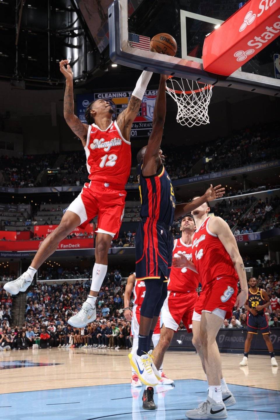 灰熊主场擒下步行者，继续保持不败