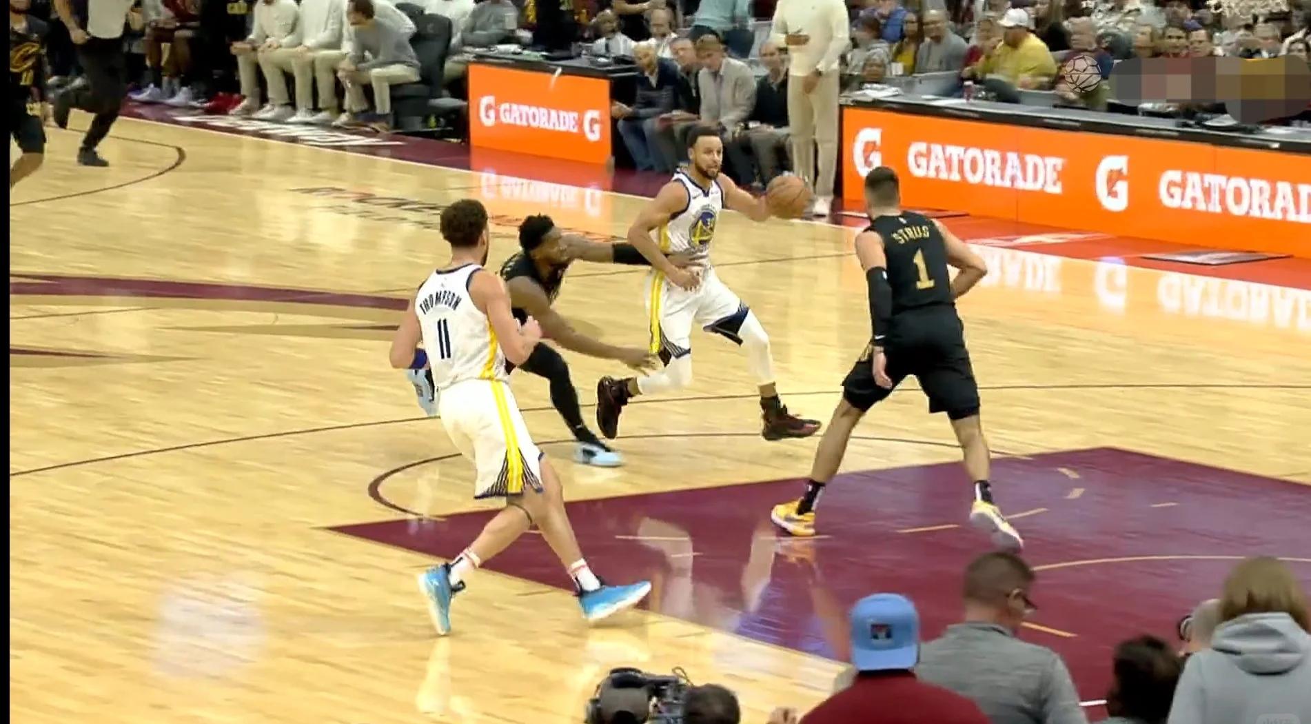 爵士胜勇士,米切尔全场砍下35分 爵士胜勇士,米切尔全场砍下35分