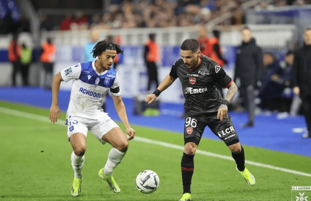 里尔队赢得关键比赛，法国联赛排名上升