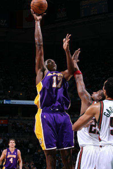 包含开拓者球星拜纳姆封盖雄鹿核心的词条 包含开拓者球星拜纳姆封盖雄鹿核心的词条