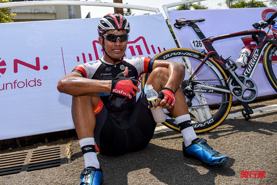 山东队员联手进攻，奏响胜利进行曲，展现团队力量