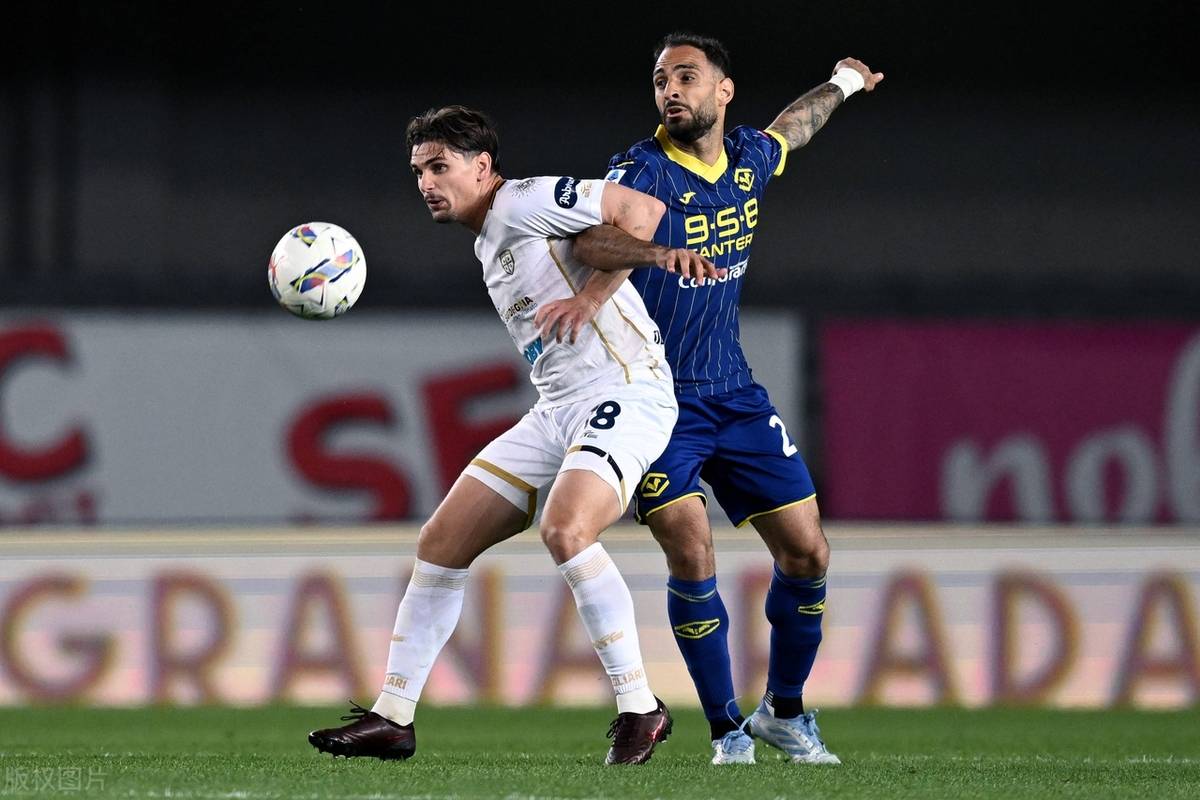 包含卡利亚里客场不敌对手，遭遇五连败的词条