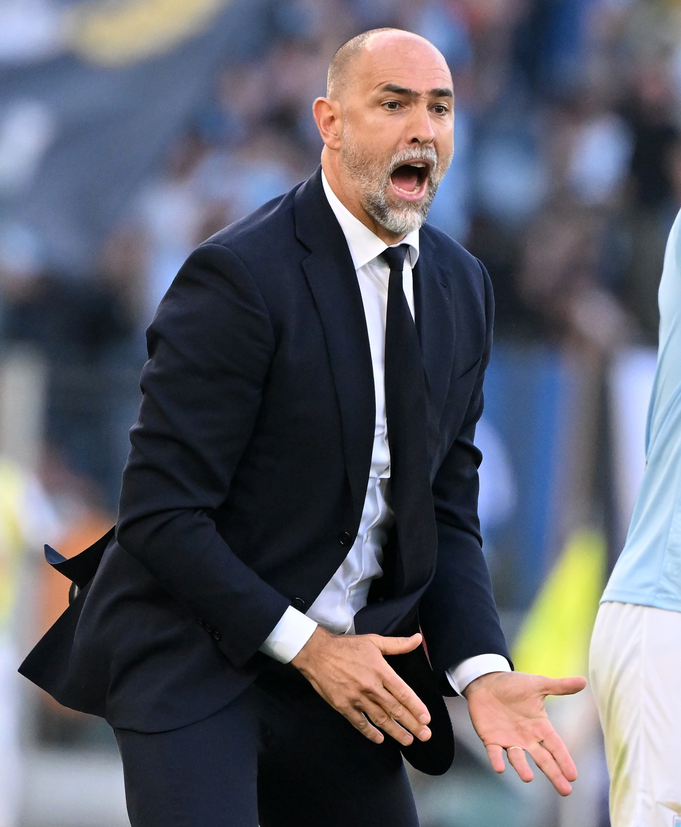 包含尤文图斯客场平局，保持稳健态势的词条