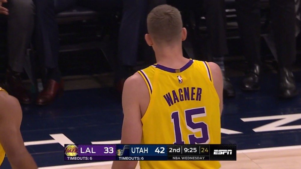 包含骑士大胜狙击爵士，止住连败颓势的词条