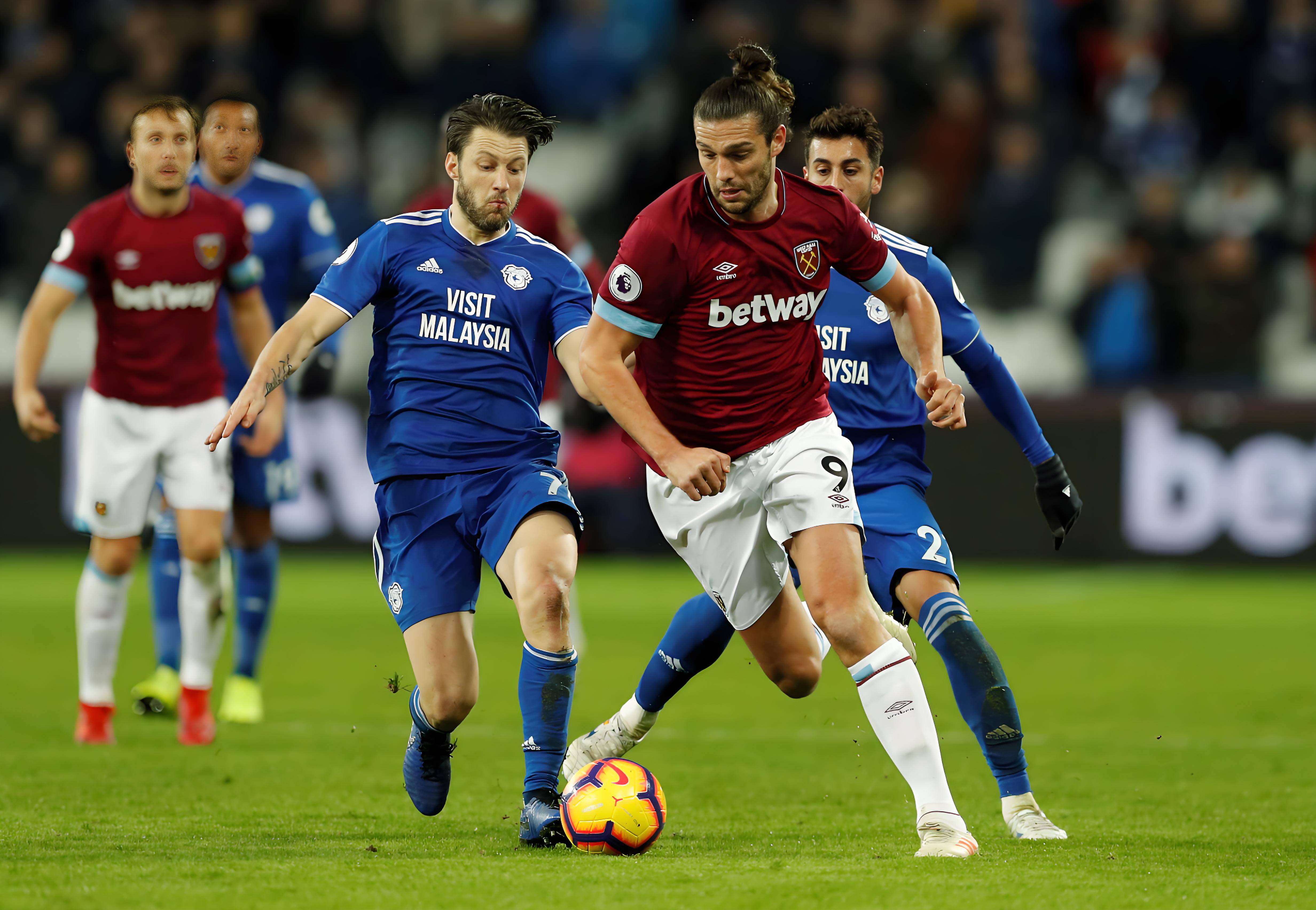 狼队客场击败西汉姆联，跻身前列