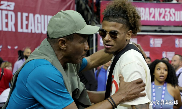 核心球员合同问题曝光，球迷关心球队未来的简单介绍