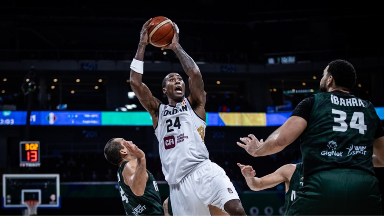 世界杯篮球赛火热开战，新星崭露头角