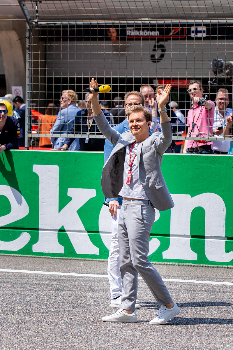 包含澳大利亚网球队力克英国网球队，德约科维奇制霸全场的词条