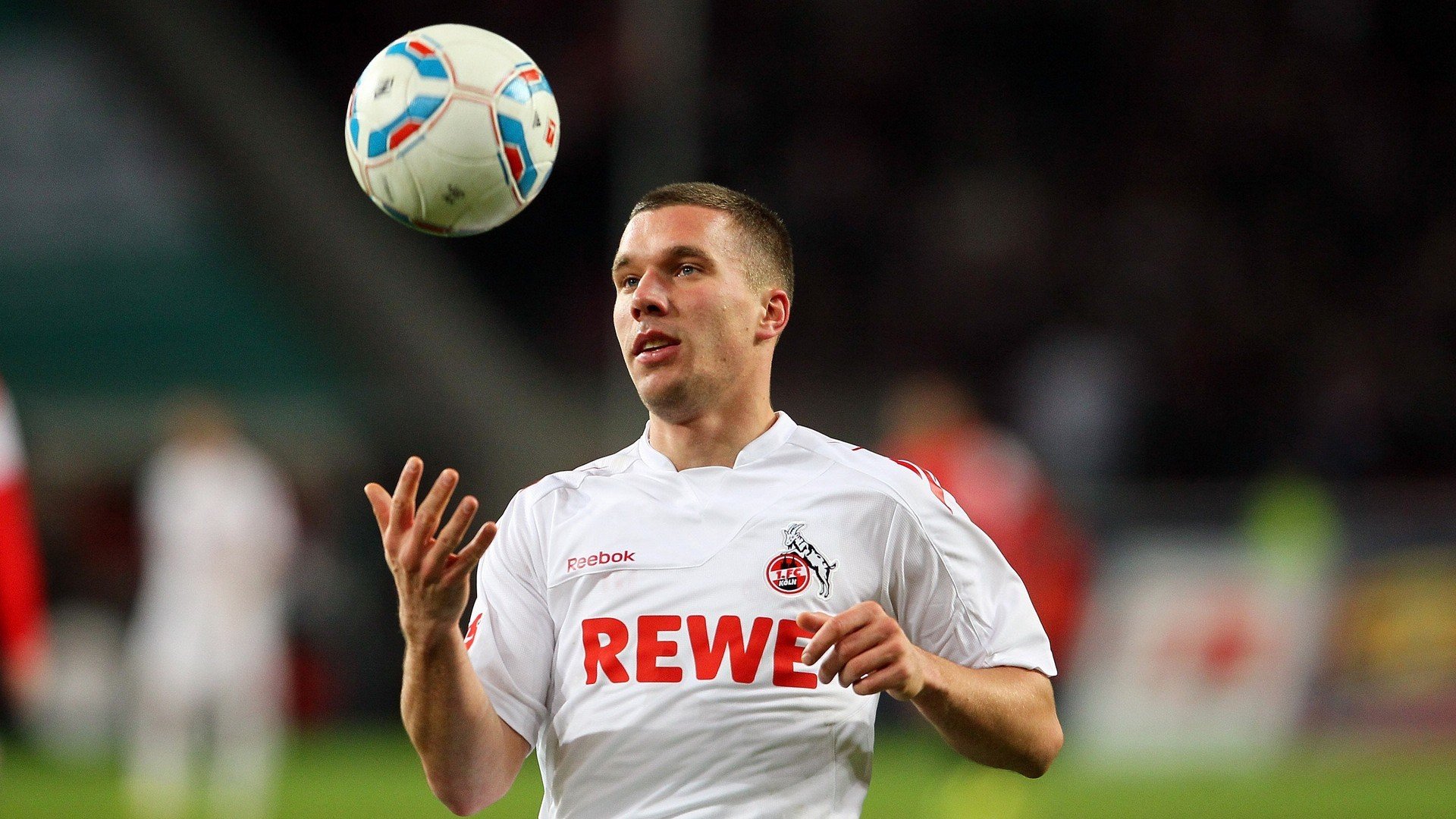 当华尔兹遇见雷鬼,伊萨克在维也纳奏响的足球狂想曲