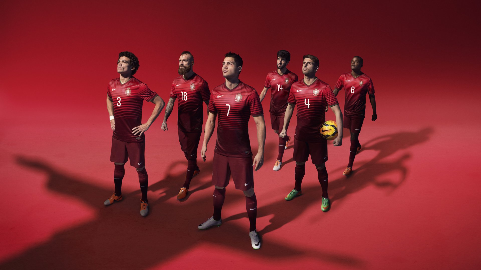 时钟在罗马与伯纳乌逆向行走，当洛夫伦目送乌龙时，莫德里奇正拆解时光